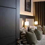 Bed & Breakfast House 15